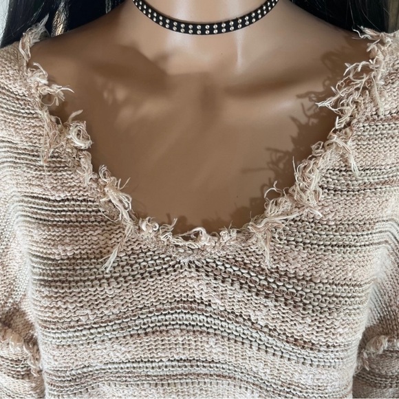 FREE PEOPLE Frayed/Distressed Knitted Sweater Top in Beige/Cream | Size L - Picture 3 of 5